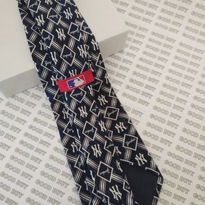 NEW YORK YANKEES MLB-certified Neck Tie